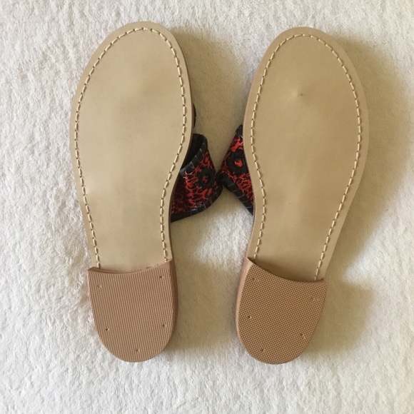 New Jack Rogers red metallic leopard print sandals - Picture 6 of 8